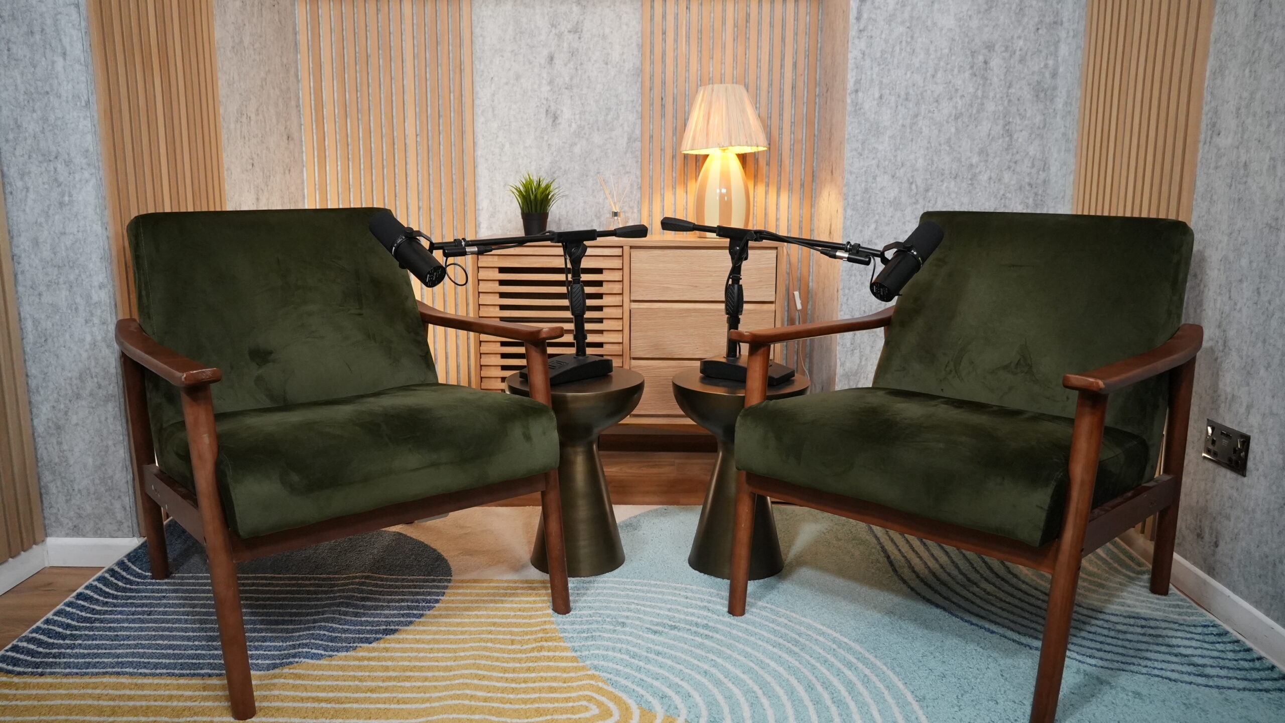 Premiere Podcast Studios_Fireside_Green Chairs_New